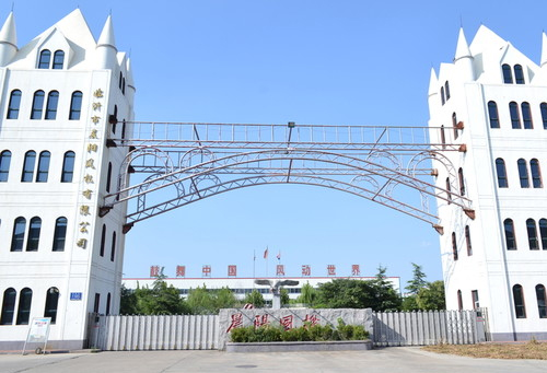 【三星表示其HBM4顯示出差異化競爭力】三星電子首席執(zhí)行官Jun Young Hyun在向員工發(fā)表的新年致辭中表示，公司的第四代高帶寬內(nèi)存（HBM4）展現(xiàn)出差異化競爭優(yōu)勢，甚至贏得了客戶 “三星王者歸來” 的評價。他強調(diào)，需借助前沿人工智能技術，開發(fā)半導體專用人工智能解決方案，并將其應用...:人工智能