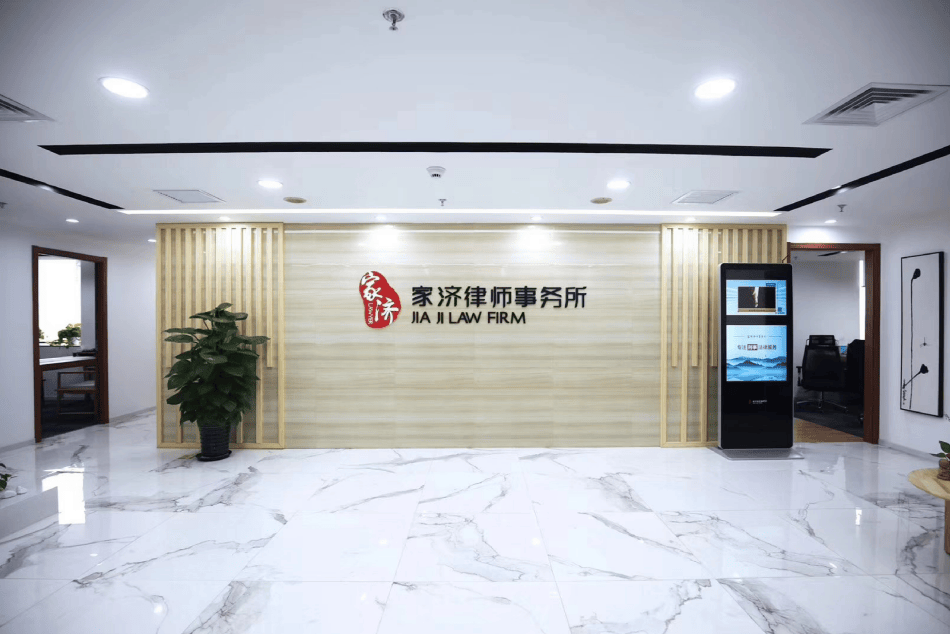 共話權(quán)威刑事律師怎么收費(fèi)，著名刑事律師哪個(gè)好，出名刑事律師Top10？