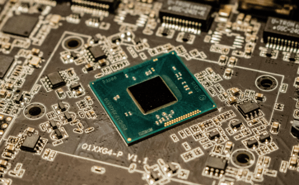 原創(chuàng)最后48小時(shí)，特朗普政府終于批準(zhǔn)！王毅通告全球，給中美關(guān)系定調(diào)