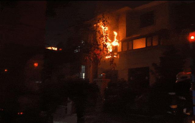 深夜，家中突發(fā)大火！“元兇”竟是窗簾？